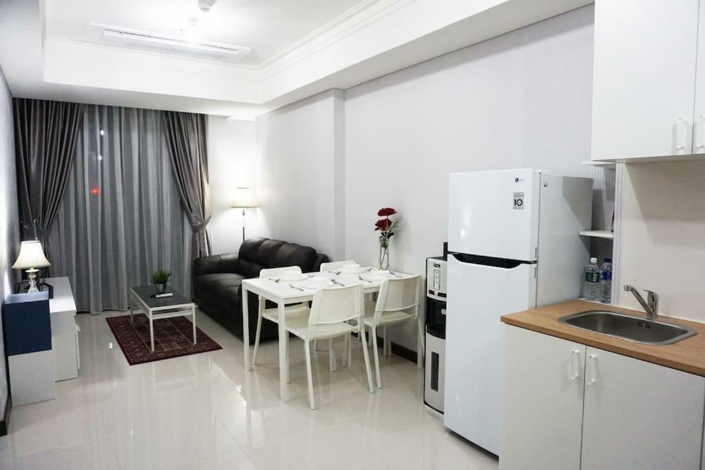 Luxury 2 Bedroom Condo At Casa Grande Residence - Kasablanka Mall Jakarta Eksteriør billede